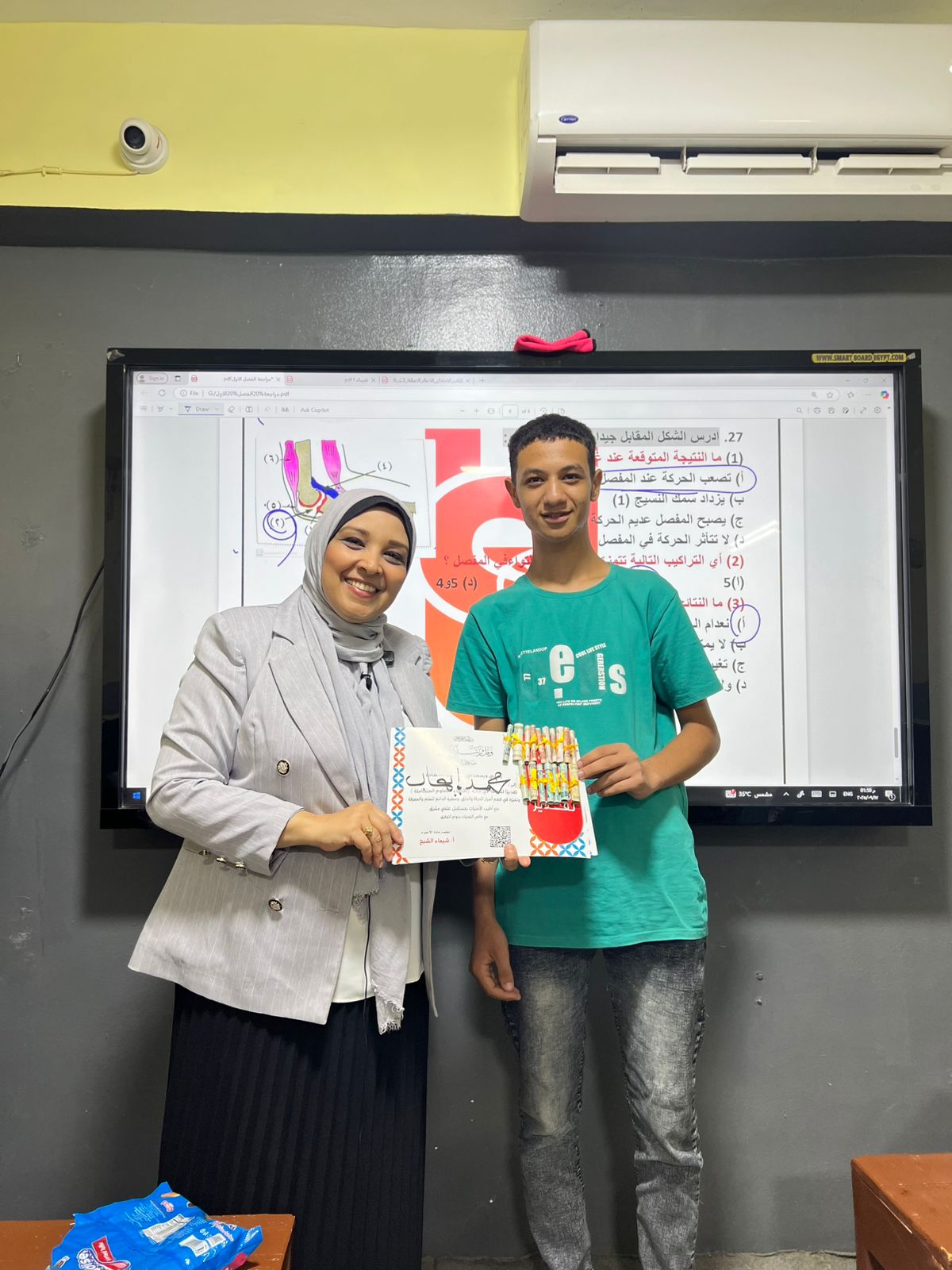 mixed vegetable salad in a mason jar. 
